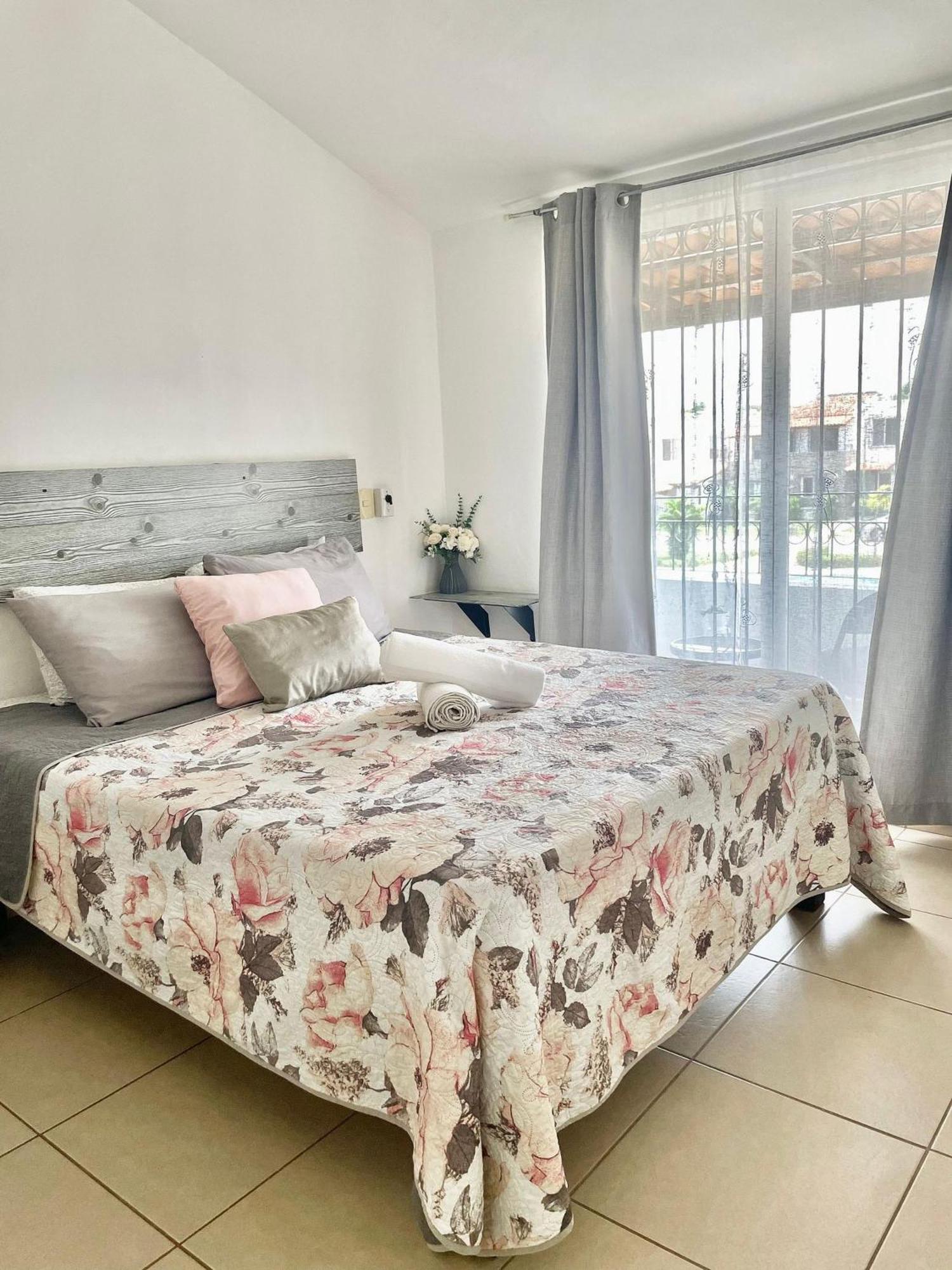 Modern Pool Side, 3 Bdrm House With Parking Villa Puerto Vallarta Bagian luar foto